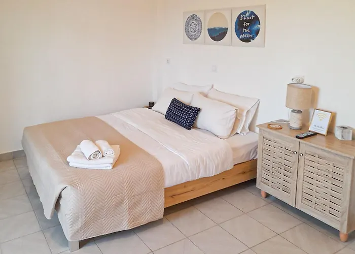 Malamo Home Studios, Lambi Beach