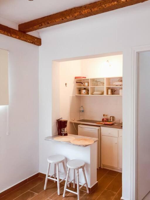 Malamo Studios, Apartment